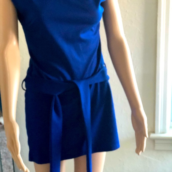 Mini dress with black sequin shoulders 💙🖤 - Picture 4 of 10